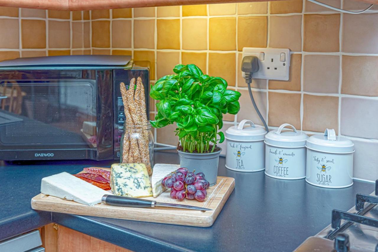 קולווין ביי Laurel - Pet-Friendly Cottage With Indoor Pool, Hot Tub & Panoramic Snowdonia Views מראה חיצוני תמונה