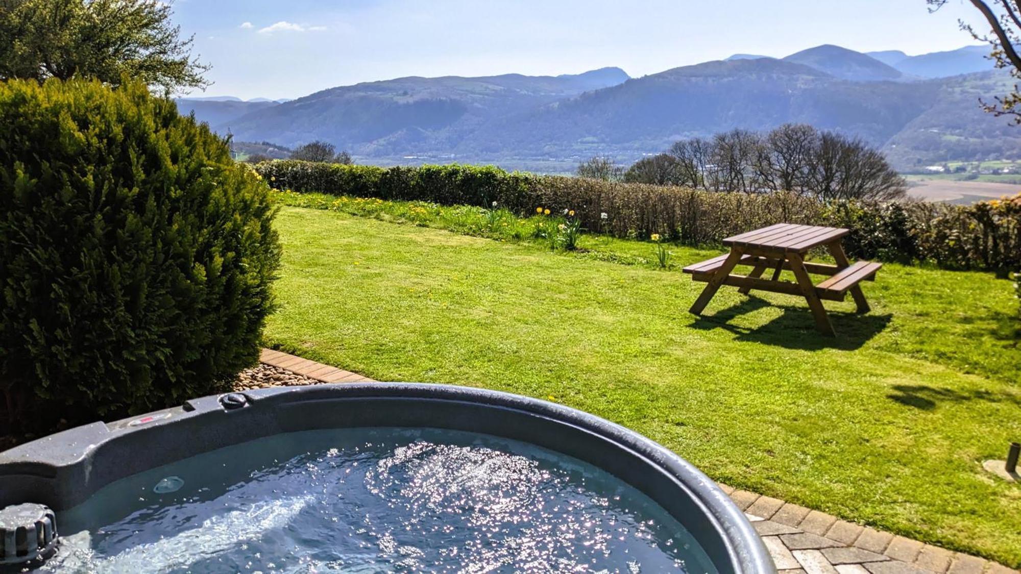 קולווין ביי Laurel - Pet-Friendly Cottage With Indoor Pool, Hot Tub & Panoramic Snowdonia Views מראה חיצוני תמונה